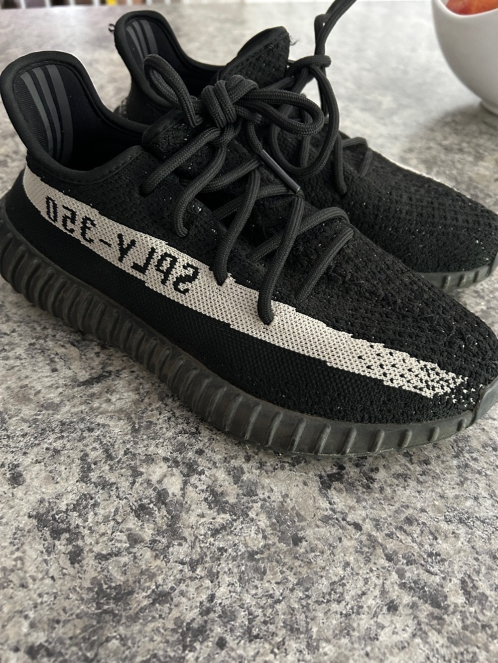 Adidas Yeezy Boost 350 V2 - size 7.5
